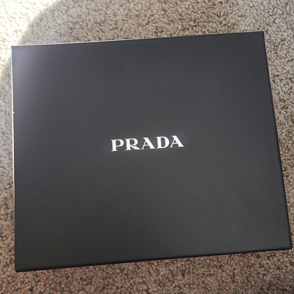 PRADA Box